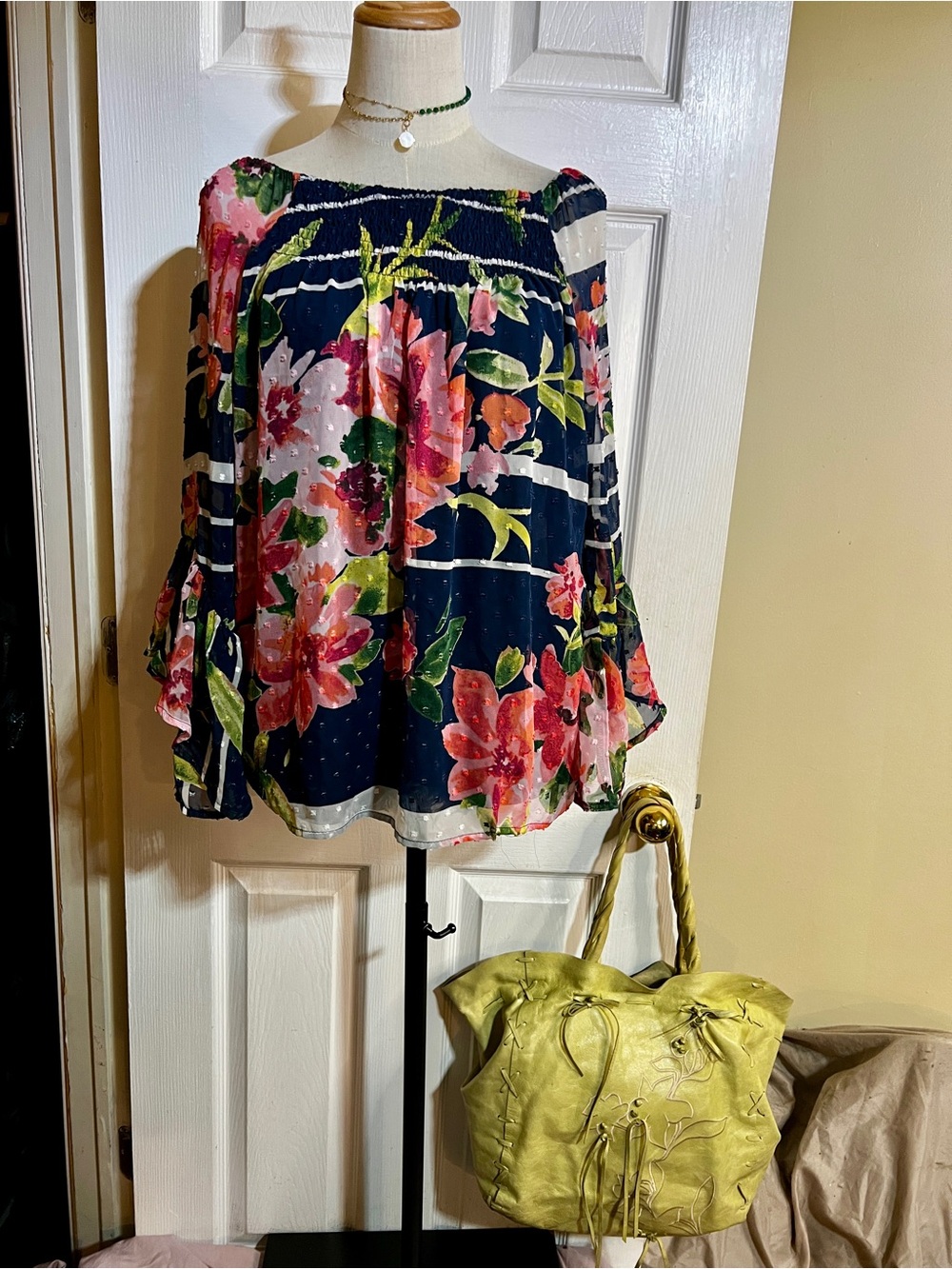 Cupio Wms Floral Tropical Sheer Off Shoulder Flare Sleeve Boho Resort Top S